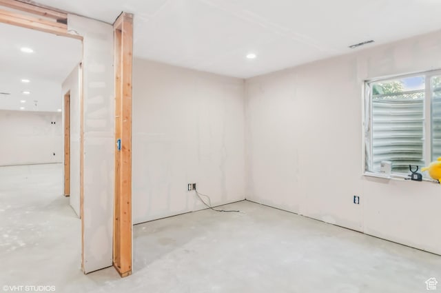 2086 W White Pine Dr S, Layton, UT 84041 - unfurnished room featuring concrete flooring and recessed lighting