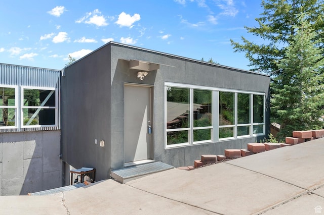105 S Crestview Cir, Park City, UT 84098 - property entrance featuring stucco siding