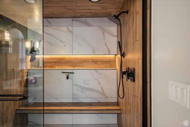 866 Brookside Ln, Centerville, UT 84014 - full bathroom with tiled shower