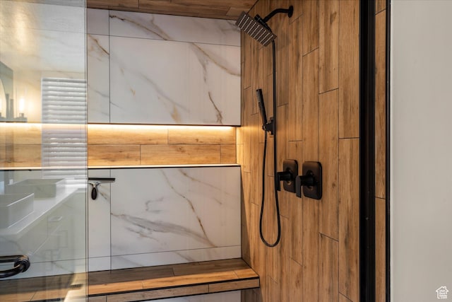 866 Brookside Ln, Centerville, UT 84014 - full bath with a shower