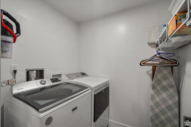 866 Brookside Ln, Centerville, UT 84014 - washroom featuring washer and clothes dryer and baseboards