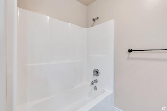 1158 W 150 S, Springville, UT 84663 - full bath featuring bathing tub / shower combination and baseboards