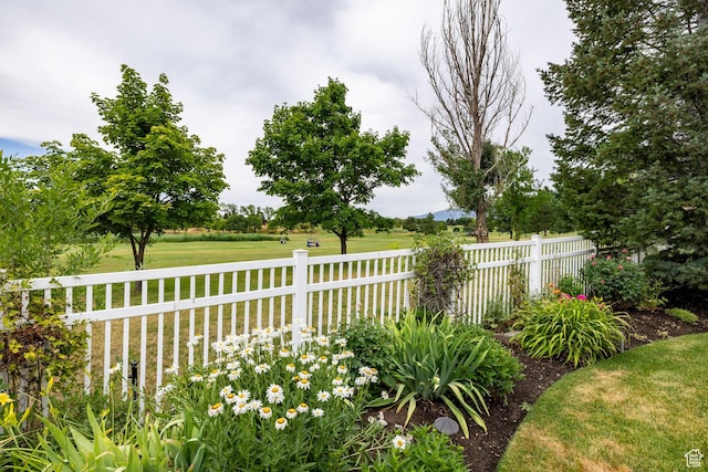 999 S Fairway Cir, Fruit Heights, UT 84037 - view of yard