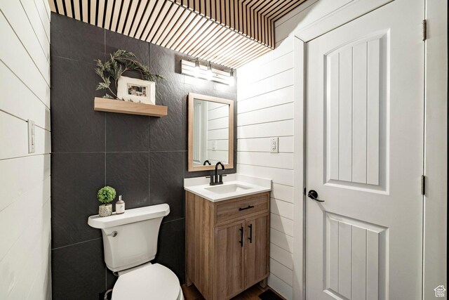 534 E 1400th St S, Bountiful, UT 84010 - bathroom featuring vanity and tile walls
