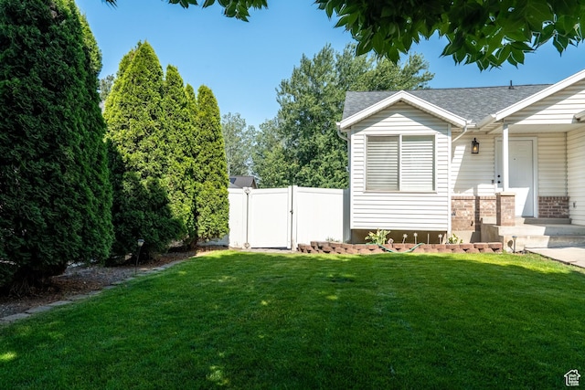 984 S 925 W, Woods Cross, UT 84087 - view of yard featuring a gate