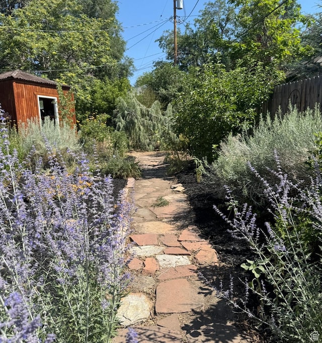 467 E 7th Ave N, Salt Lake City, UT 84103 - view of yard with an outbuilding
