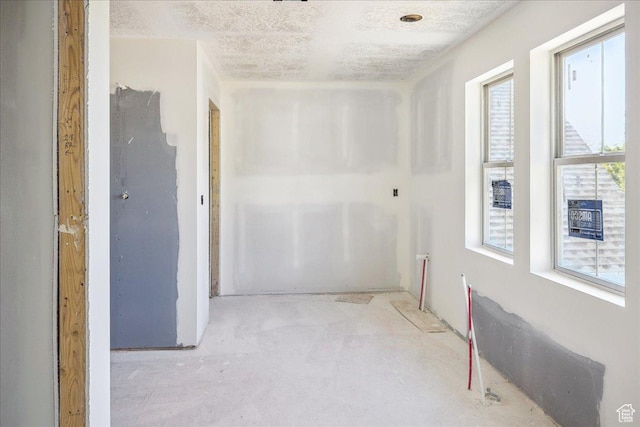 592 W Kennard Ln Unit 212, Farmington, UT 84025 - hall featuring healthy amount of natural light
