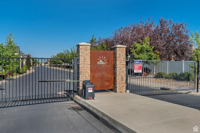 7162 S Beamon St W, West Jordan, UT 84084 - view of gate