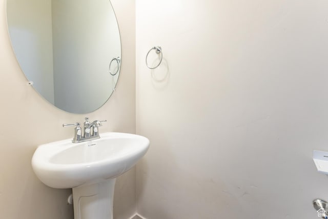 538 S Musk Ave W, Grantsville, UT 84029 - bathroom featuring a sink
