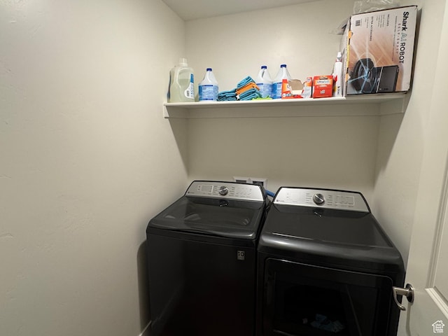 503 S Stewart Creek Cv, Washington, UT 84780 - laundry room featuring independent washer and dryer