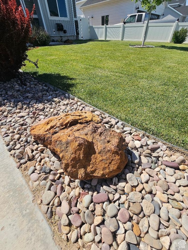 826 S 300 W, Vernal, UT 84078 - view of yard
