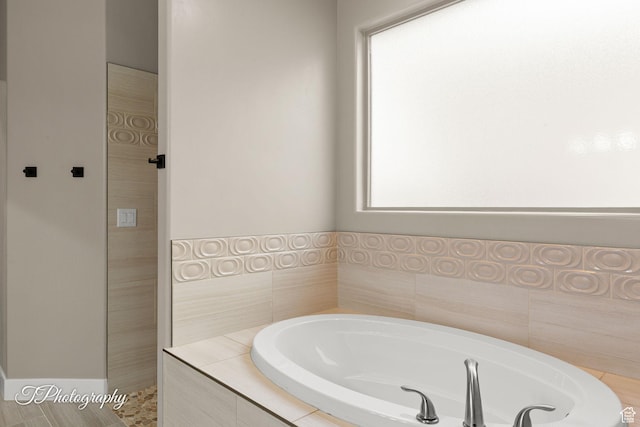 2762 E Hazel Dr, St George, UT 84790 - full bath with a garden tub