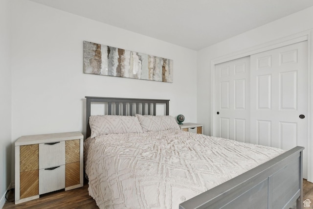 2255 E Camino Way Way S, Cottonwood Heights, UT 84121 - bedroom featuring dark wood-style flooring and a closet