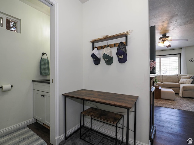 1152 E Gavin Cir, Draper, UT 84020 - corridor with baseboards