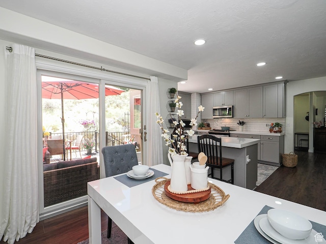1152 E Gavin Cir, Draper, UT 84020 - dining area featuring dark wood-type flooring and recessed lighting