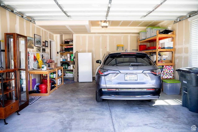 6122 W Lake Ave S, South Jordan, UT 84009 - garage with a garage door opener