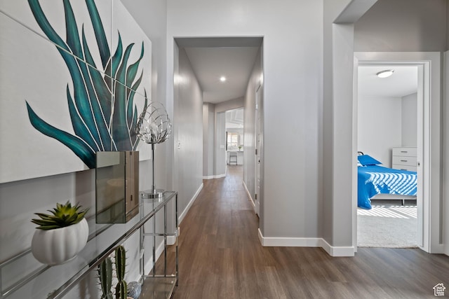 974 N Pleasant Valley Ln, Washington, UT 84780 - hallway featuring wood finished floors and baseboards