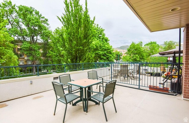 838 E S Temple St S Unit 303, Salt Lake City, UT 84102