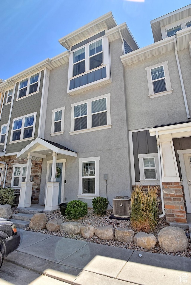 685 E 355 N, Vineyard, UT 84059 - townhome / multi-family property featuring stucco siding