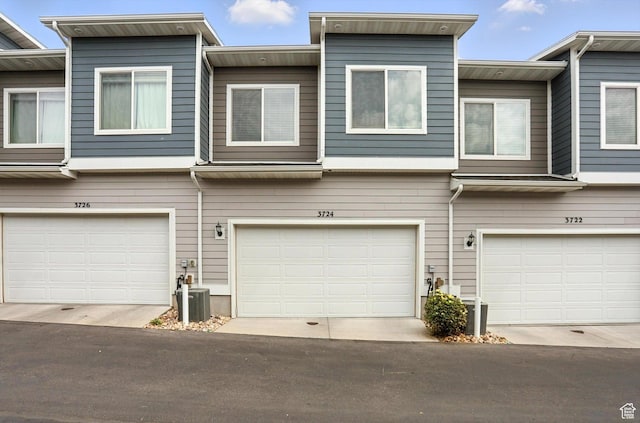 3724 W Soft Whisper Way, Herriman, UT 84096 - multi unit property with a garage
