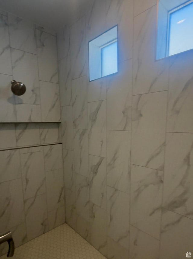 6126 S Kelly Ln, St George, UT 84790 - bathroom with tiled shower