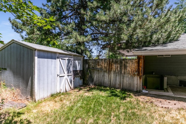 1844 Sorrento Dr, Woods Cross, UT 84087 - view of yard featuring a shed