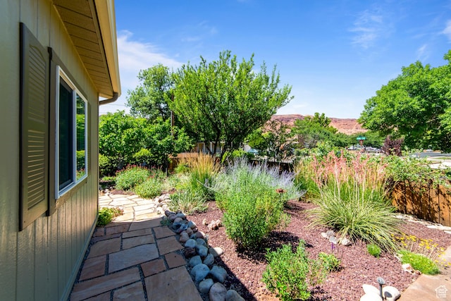 460 E Bowen Cir, Moab, UT 84532 - view of yard with a mountain view