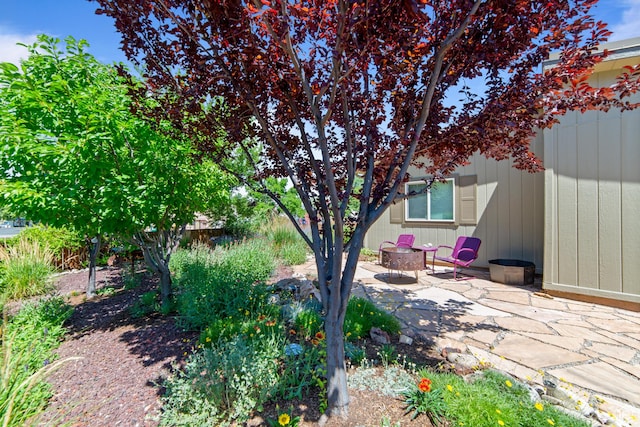 460 E Bowen Cir, Moab, UT 84532 - view of yard with a patio