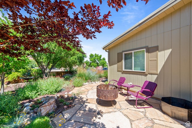 460 E Bowen Cir, Moab, UT 84532 - view of patio / terrace featuring an outdoor fire pit