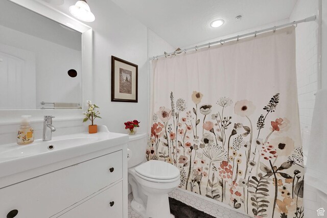 874 W Steeple Chase Dr, Kaysville, UT 84037 - bathroom featuring vanity, a shower with curtain, and tile patterned flooring