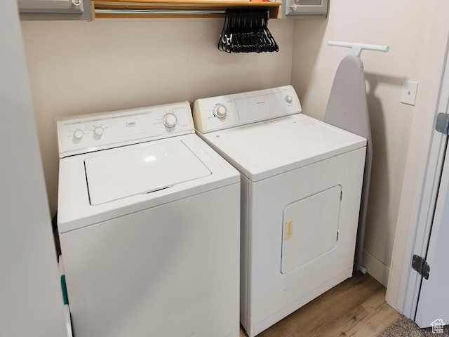 926 N 165 W, Nephi, UT 84648 - washroom with washing machine and clothes dryer and wood finished floors