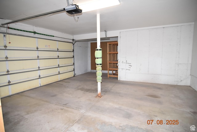 107 W High Sierra Dr, Elk Ridge, UT 84651 - garage featuring a garage door opener