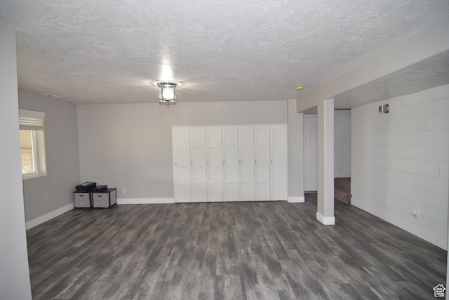 107 W High Sierra Dr, Elk Ridge, UT 84651 - garage featuring baseboards