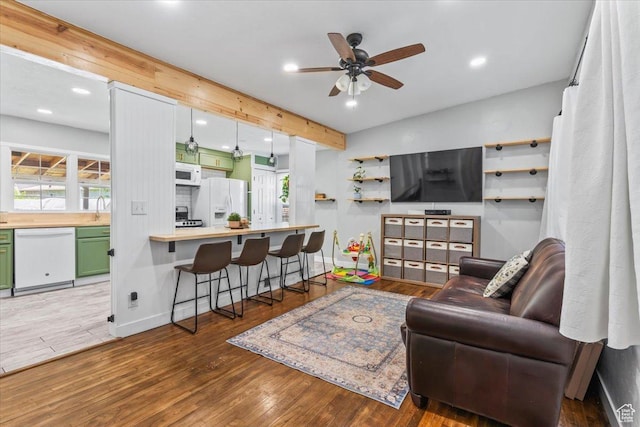 555 E 400 N, Springville, UT 84663 - living room with wood finished floors, a ceiling fan, and recessed lighting