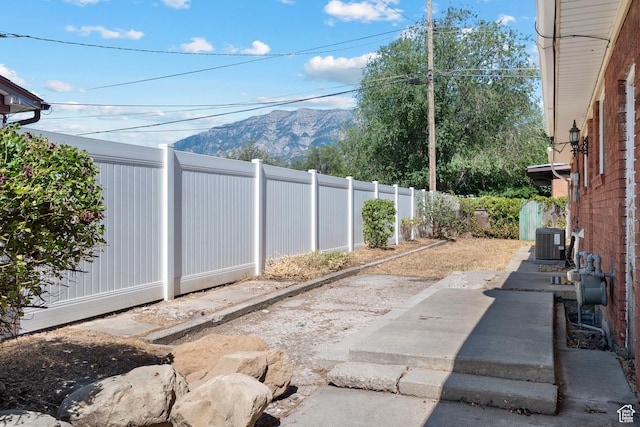 251 E 1500 S, Orem, UT 84058 - view of yard featuring a mountain view