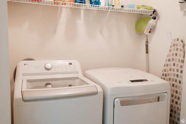279 S 950 W, Spanish Fork, UT 84660 - washroom with independent washer and dryer