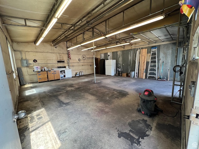 8268 S 865 E, Sandy, UT 84094 - garage with freestanding refrigerator