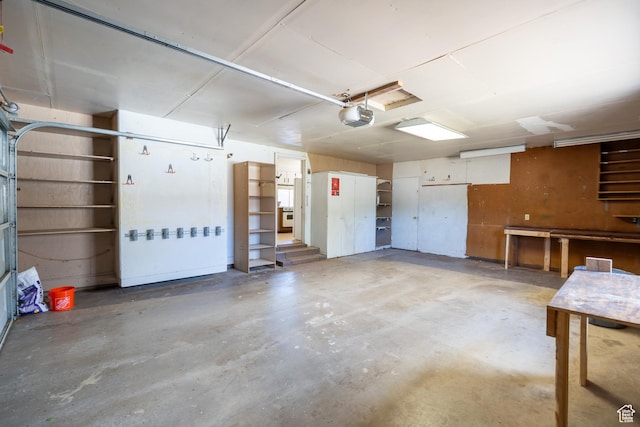 481 W Oak Crest Dr, Monticello, UT 84535 - garage with a garage door opener
