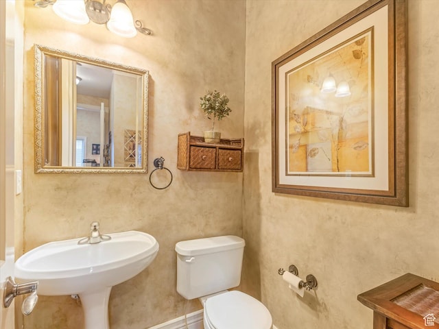 1832 E Cottonwood Glen Ct, Salt Lake City, UT 84117 - bathroom with toilet and baseboards
