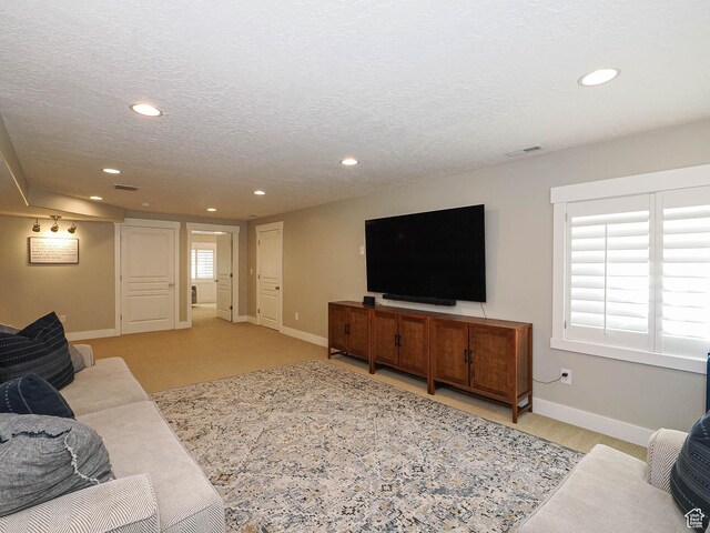 618 E Beaumont Way S, Draper, UT 84020 - living area with recessed lighting and a textured ceiling