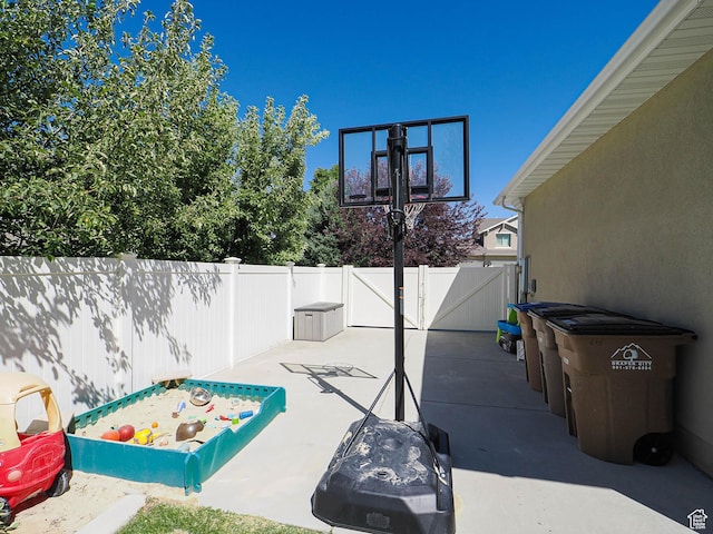 618 E Beaumont Way S, Draper, UT 84020 - view of patio / terrace with a gate