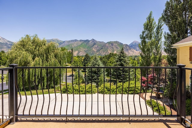 897 W Pfeifferhorn Dr, Alpine, UT 84004 - gate with a mountain view
