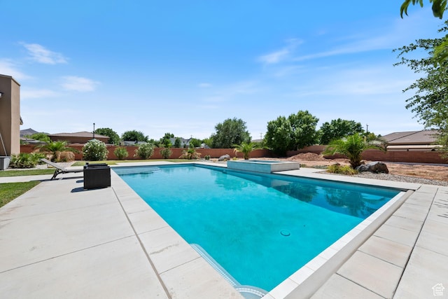358 S 1040 W, Hurricane, UT 84737 - view of swimming pool with a patio area, a fenced backyard, and a pool with connected hot tub