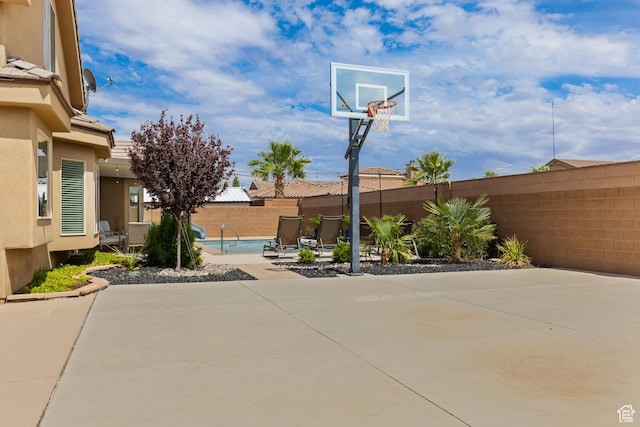 4323 W 2650th Cir S, Hurricane, UT 84737 - view of sport court featuring a fenced backyard