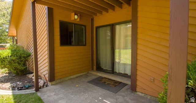 558 E 2025 N, North Ogden, UT 84414 - property entrance
