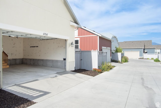 11511 S Pebble Pond Rd, South Jordan, UT 84009 - garage with driveway