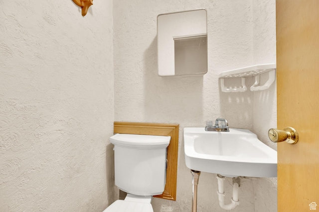 640 E 300 N, Pleasant Grove, UT 84062 - half bath featuring a textured wall