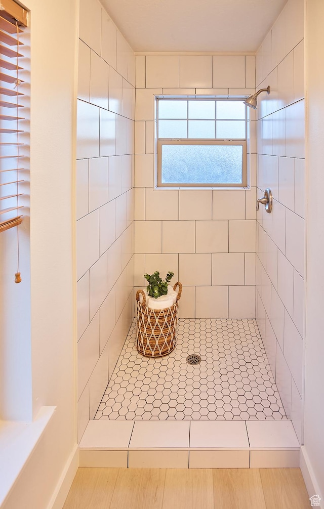 257 N 900 W, Provo, UT 84601 - bathroom featuring a tile shower