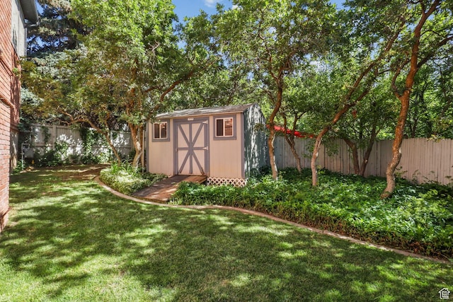 9618 S Ruskin Cir E, Sandy, UT 84092 - view of shed featuring a fenced backyard