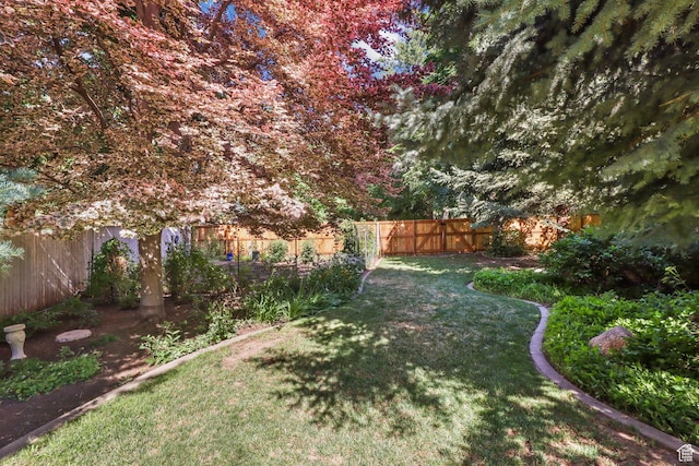 9618 S Ruskin Cir E, Sandy, UT 84092 - view of fenced backyard